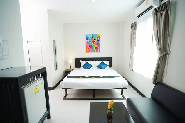 Standard Double Room Breakfast Included (Free 30 Mins Massage for 1 Person)