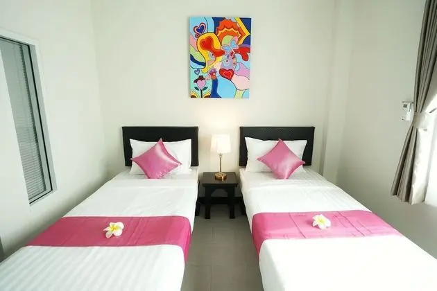 Standard Twin Room Breakfast Included (Free 30 Mins Massage for 1 Person)