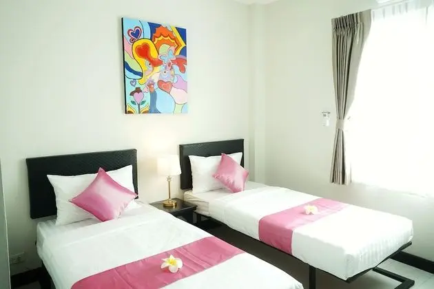 Standard Twin Room Breakfast Included (Free 30 Mins Massage for 1 Person)