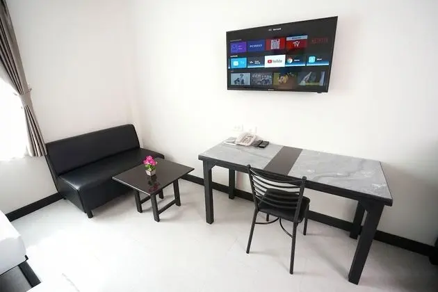 Standard Twin Room Breakfast Included (Free 30 Mins Massage for 1 Person)