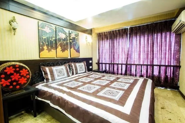 CORNER SUITE 2 (FAMILY ROOM)