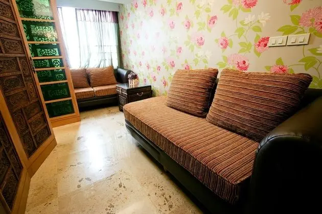 CORNER SUITE 2 (FAMILY ROOM)