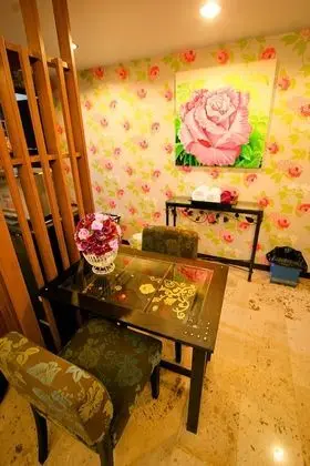 CORNER SUITE 2 (FAMILY ROOM)