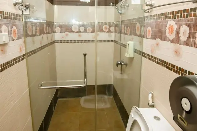 CORNER SUITE 2 (FAMILY ROOM)