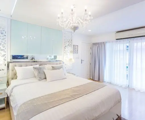 Luxury 4-Bedroom Townhome