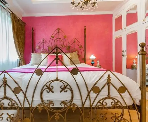 Luxury 4-Bedroom Townhome