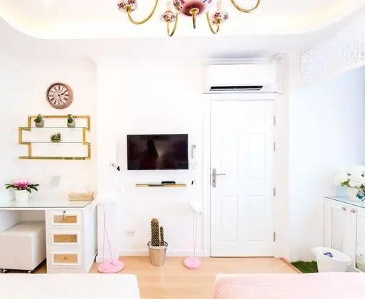 Luxury 4-Bedroom Townhome