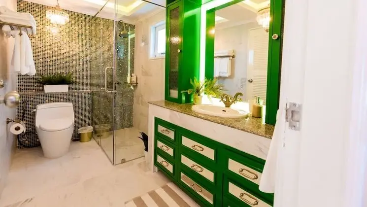 Luxury 4-Bedroom Townhome