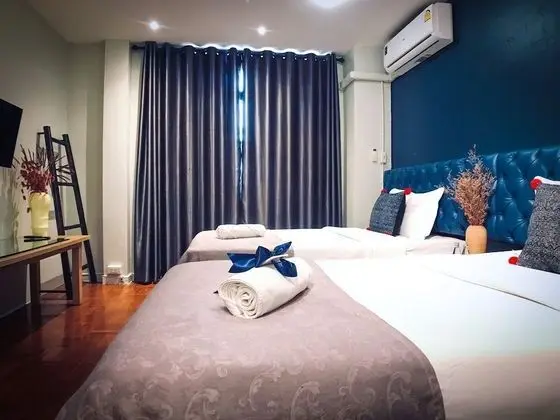 Oda, 2 Tek Kişilik Yatak, Ortak Banyo