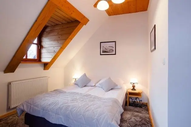 Tek Büyük veya İki Ayrı Yataklı Oda, Ek Bina (10 meters from main building)