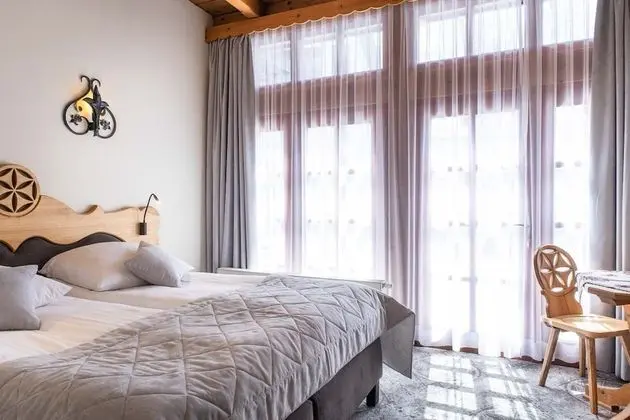 Tek Büyük veya İki Ayrı Yataklı Oda, Ek Bina (10 meters from main building)