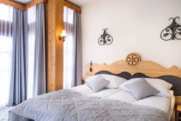 Tek Büyük veya İki Ayrı Yataklı Oda, Ek Bina (10 meters from main building)