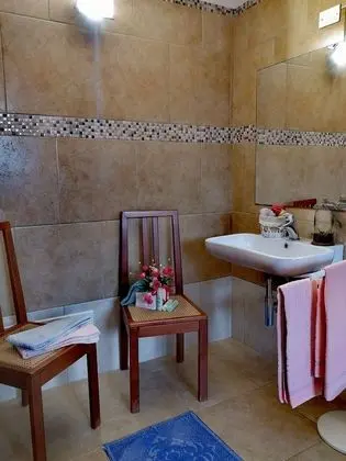Tek Büyük Yataklı Oda, Ortak Banyo (TRIPLA)