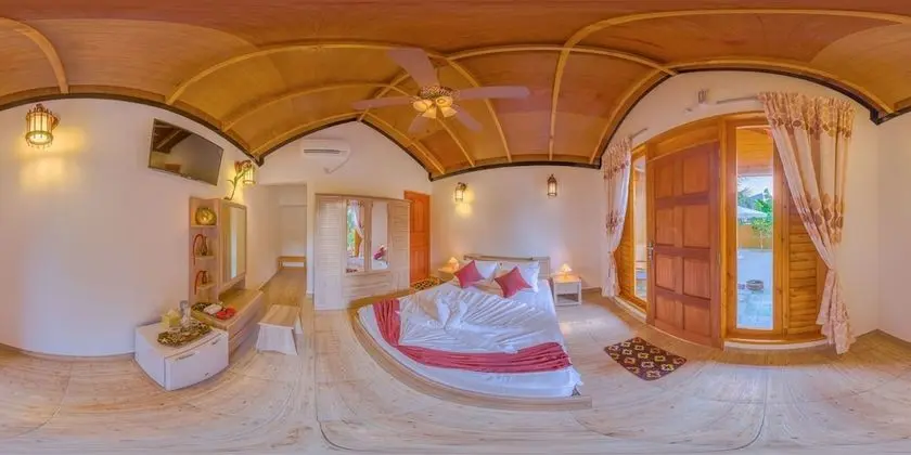 Deluxe Tek Büyük Yataklı Oda, Bahçe Manzaralı, Zemin Kat