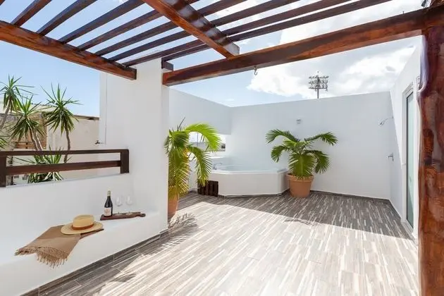 Apart Daire, 6 Yatak Odası (2 Separate Apartments)