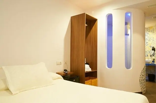 Standard Tek Büyük Yataklı Oda (Deluxe Interior View)