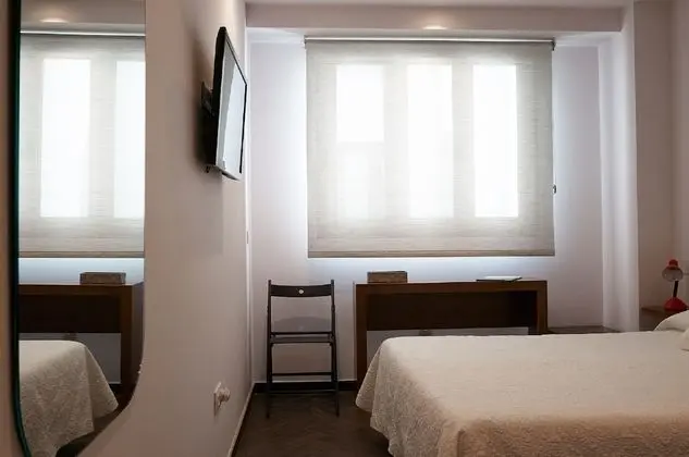 Standard Tek Büyük Yataklı Oda (Deluxe Interior View)