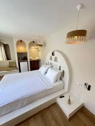 Deluxe Oda, Havuz ve Bahçe Manzaralı, Isıtmalı Özel Havuzlu