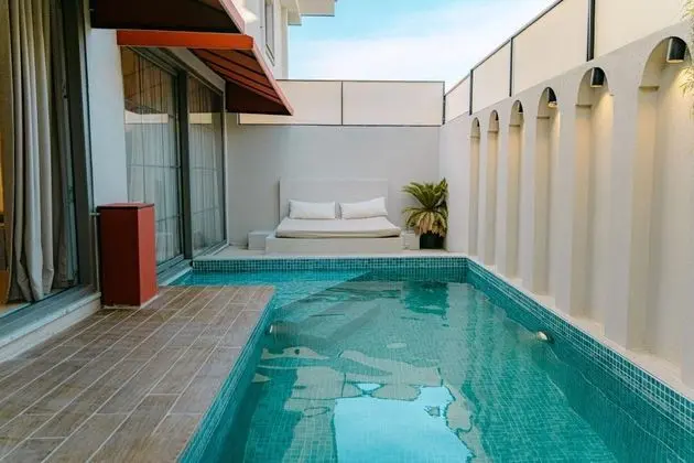 King Suite, Havuz ve Bahçe Manzaralı, Isıtmalı Özel Havuzlu