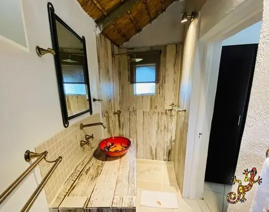 Standard Oda, 1 Büyük (Queen) Boy Yatak, Banyolu/Duşlu