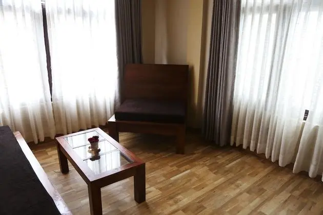 Junior Süit, Sigara İçilmez