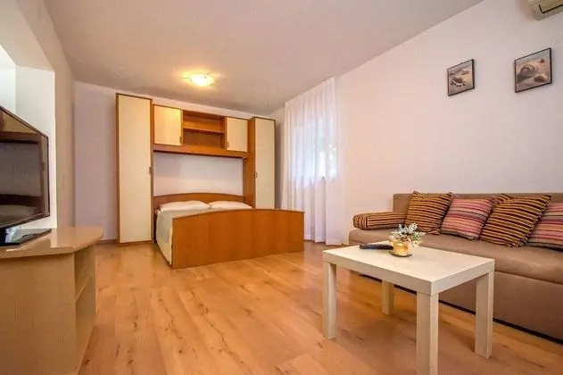 Apart Daire (Sabina - 100m from sea - A2 prizemlje)