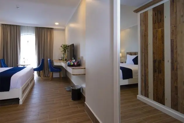 Luxury Oda