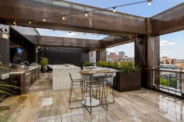 Daire, 1 Büyük (Queen) Boy Yatak ve Çekyat, Balkon, Şehir Manzaralı