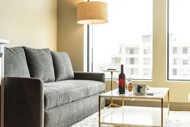 Daire, 1 Büyük (Queen) Boy Yatak ve Çekyat, Balkon, Şehir Manzaralı