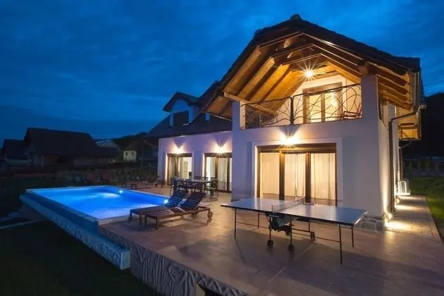 Ev (Sablja - with pool - H(6+4))