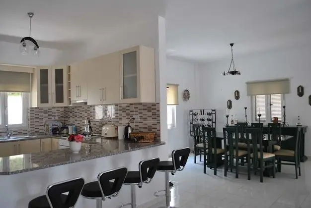 Villa, Sigara İçilmez