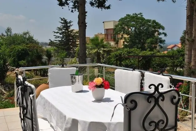 Villa, Sigara İçilmez