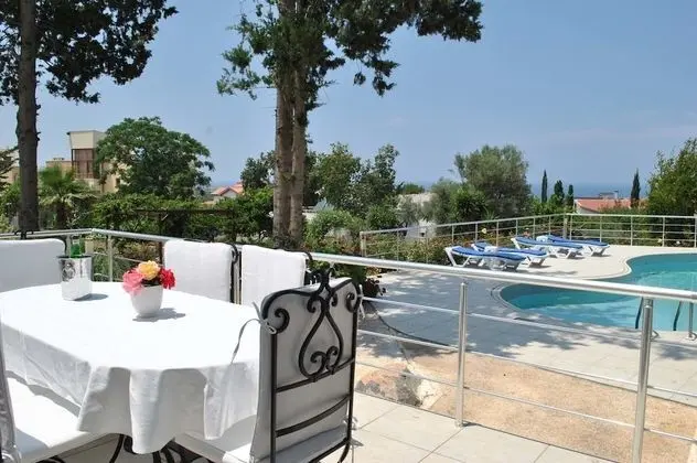 Villa, Sigara İçilmez