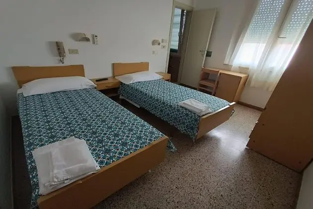 Economy Tek Büyük Yataklı Oda