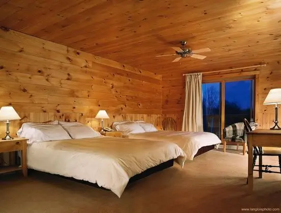 Oda, 2 Büyük (Queen) Boy Yatak