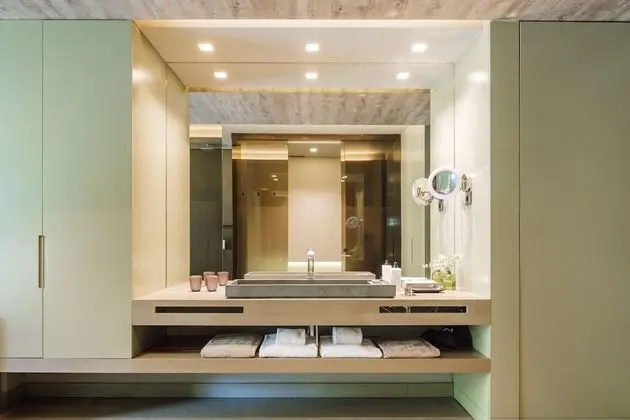 Side Ocean Room