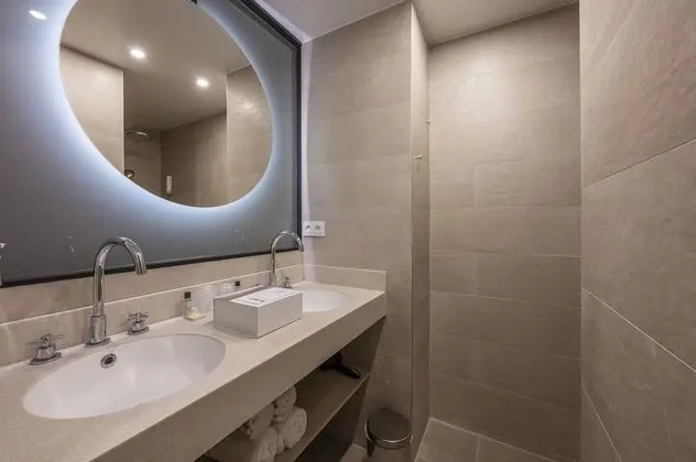 Deluxe Tek Büyük veya İki Ayrı Yataklı Oda