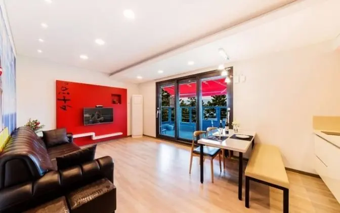 Oda (Room 201 (Ocean View))