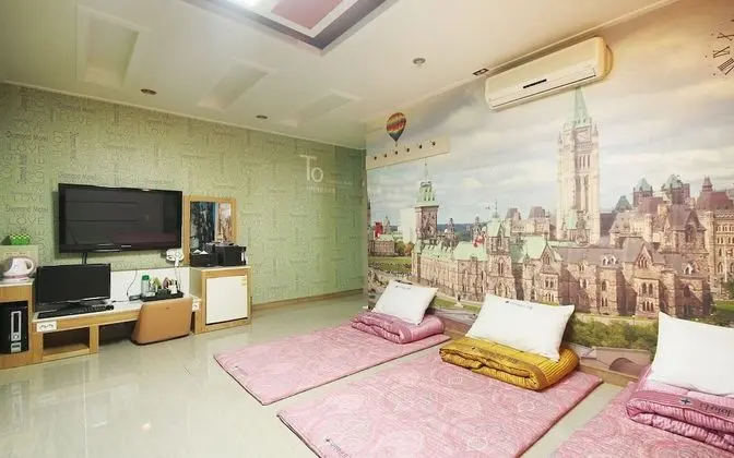 Oda (Korean Style room (Netflix viewing av)