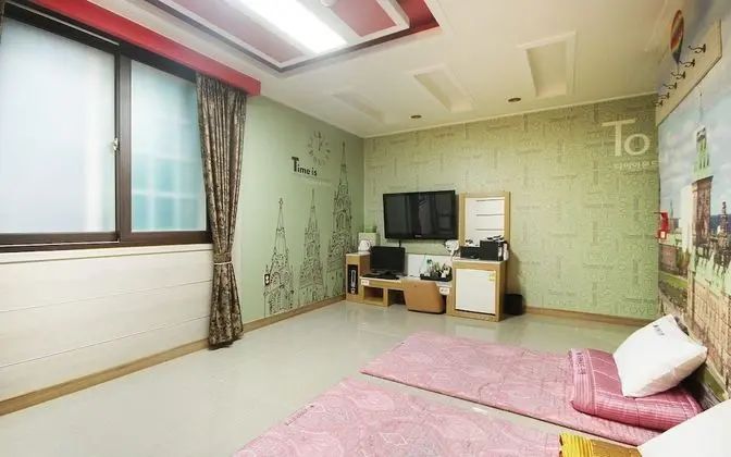 Oda (Korean Style room (Netflix viewing av)