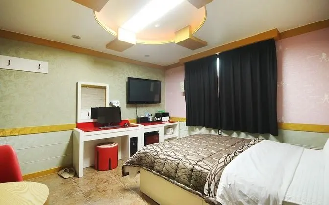 Oda (Standard room (Netflix viewing availa)