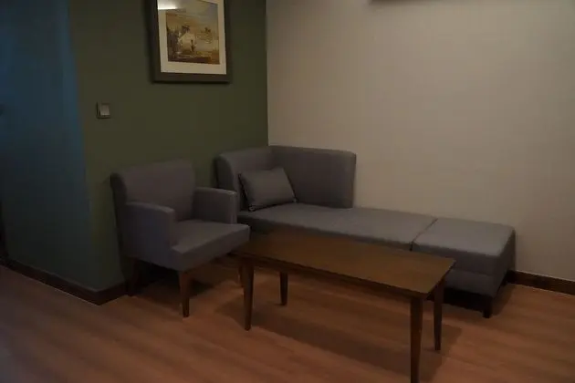 Bed1-Double bed, Free Photoshoot and Breakfast. Free Dinner(Weekday Only, Order closes at 3.pm)