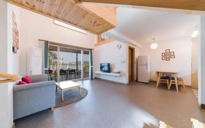 Oda (Room 201 (Ocean View Duplex))