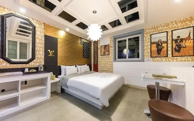 Oda (Drive-in - Breakfast is provided (Net)