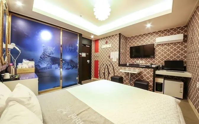 Oda (Drive-in - Breakfast is provided (Net)