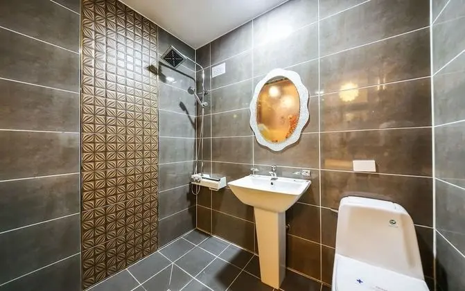 Oda (Drive-in - Breakfast is provided (Net)