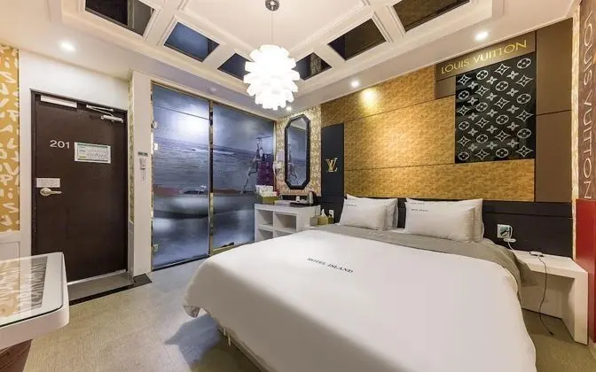 Oda (Drive-in - Breakfast is provided (Net)