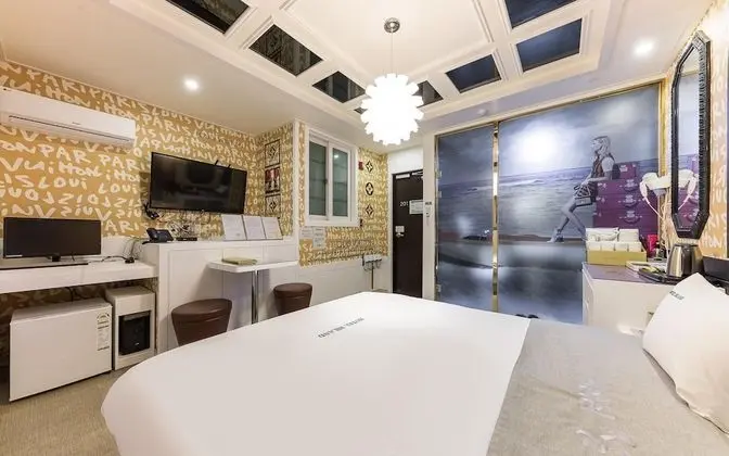 Oda (Drive-in - Breakfast is provided (Net)