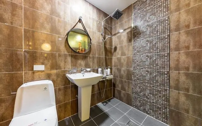 Oda (Drive-in - Breakfast is provided (Net)