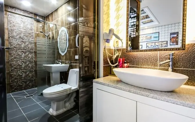 Oda (Standard - Breakfast (Netflix availab)